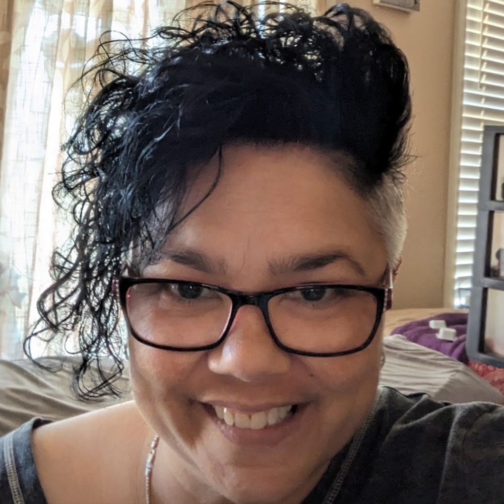Meet your Posher, Evette